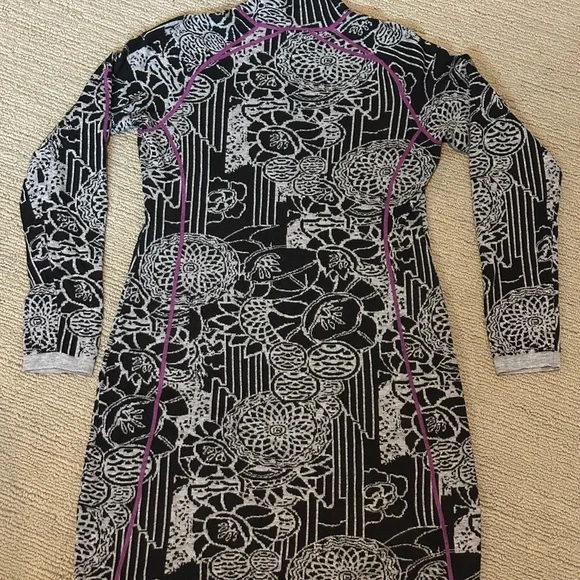 Title Nine - Merino Wool Patterned Women's Long Sleeve Dress - Picture 8 of 8